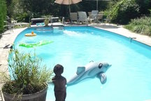  18th century stone farmhouse>pool