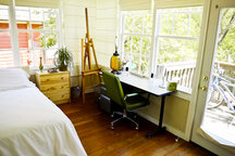 Sunroom + Bike + Deck near downtown