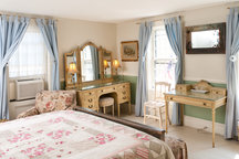 Borden House Newport B no B 