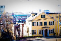 College house btwn Brown & Downtown