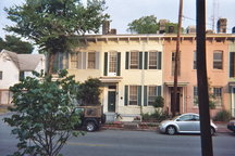 Room in Downtown Historic Savannah!