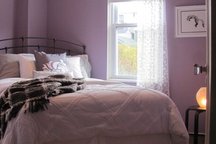 Pretty little guest-room for you!