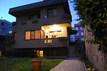 Triplex Villa at the Very Center