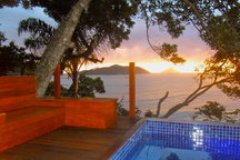 Tree House Suites w/ Stunning Views
