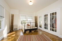 Peaceful park studio off Fillmore