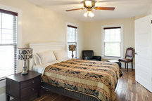Great Midtown Carriage House 