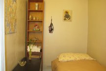 TINY private room in 3BR downtown