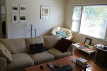 2 Bedroom Apartment Near Downtown!