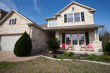 Roomy & Cozy Home North of Austin
