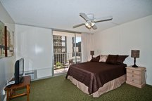 $550/Week!  Full Kitchen/ w/Parking