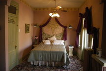 Suite Balcony Private bath Queen bd