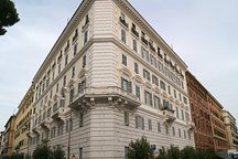 Colosseum sunny roomy apartment