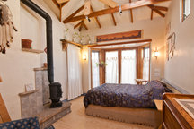 room w/ loft & sky lights sleeps 4