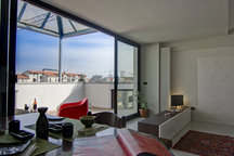 Top floor overlooking city skyline!
