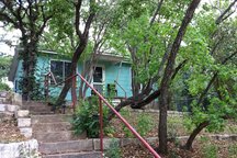 2-br cottage in ATX (Clarksville)