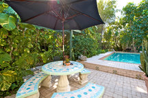 Private Guest Suite by the beach