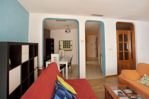 Huge, perfect location, AC...!!
