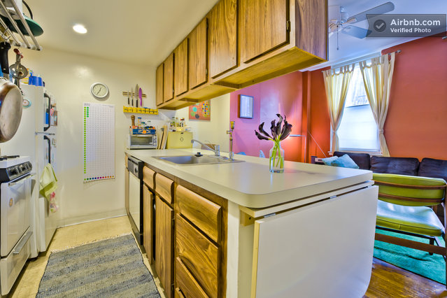 Cozy near Convention Center - Kitchen