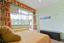 Penthouse Room 3- w/US-German Expat
