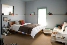 Quiet Bedroom in Downtown Cottage