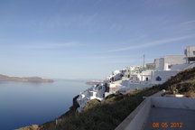 studio in Santorini on the cliff!