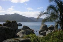 Clean and quiet 15 mins from ocean!