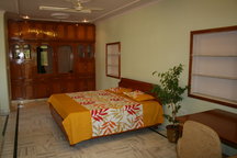 Private Room+Bath in a Nice Area