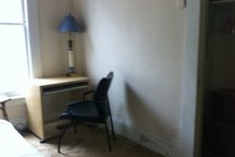 Prime Location - Small Cozy Room