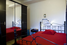 Cheap central big room in Barcelona