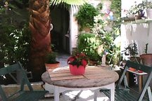 House with garden in the city/WIFI