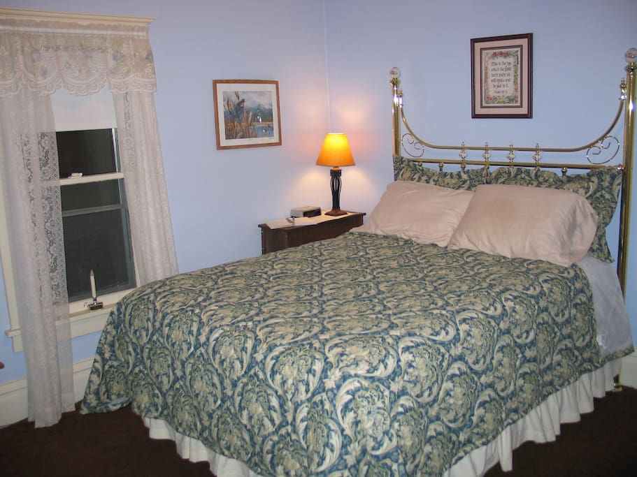 Three Oaks Guest Inn BLUE ROOM Houses for Rent in Valley City