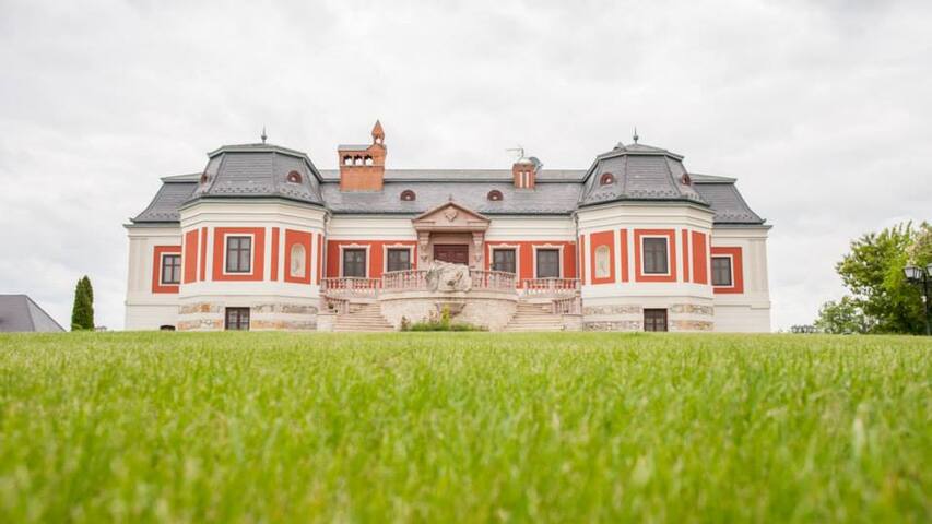 Vörös Kastély - Castle