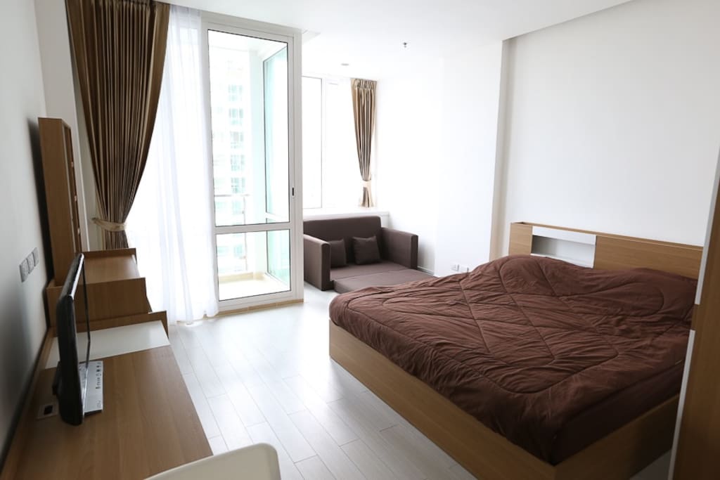 TWENTY ABOVE (A381)/ 26 FL / STUDIO / POOL / WIFI