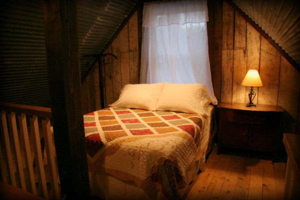 Deer Run Waterfront Log Cabin Cabins for Rent in Elkin