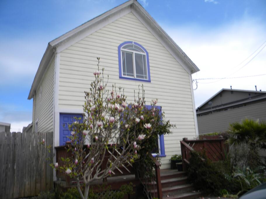 1902 Saltbox Victorian.
