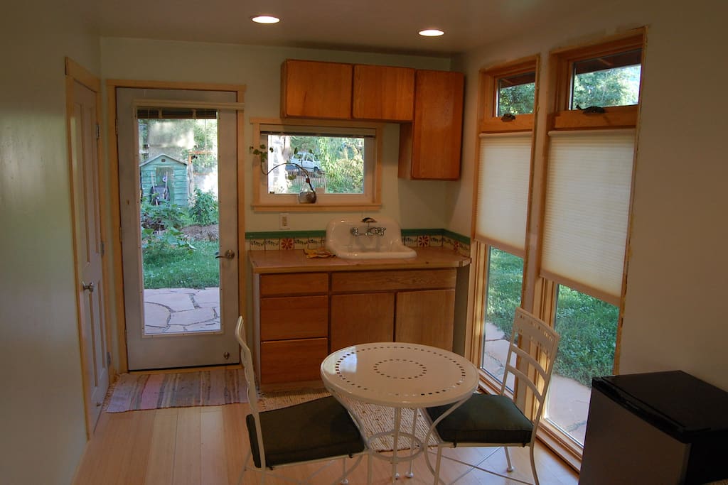 The Garden Cottage in Paonia Houses for Rent in Paonia