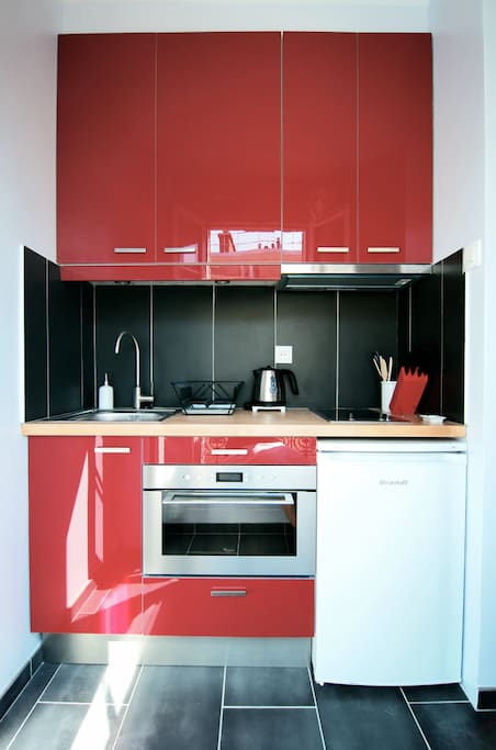Full equipped kitchen with combi oven