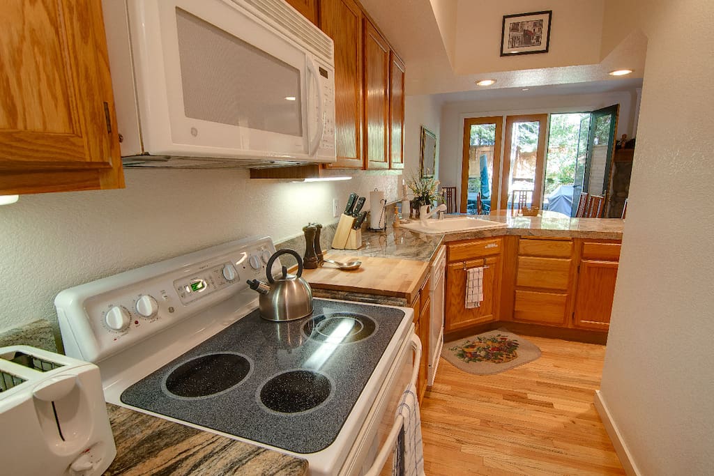 All Electric Kitchen with New Appliances and Granite Countertops - Well appointed