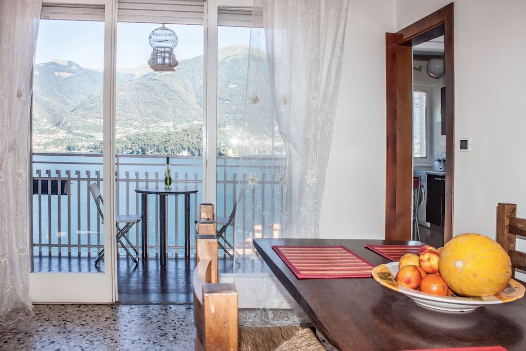 The house of Siren. Apartments for Rent in Lezzeno