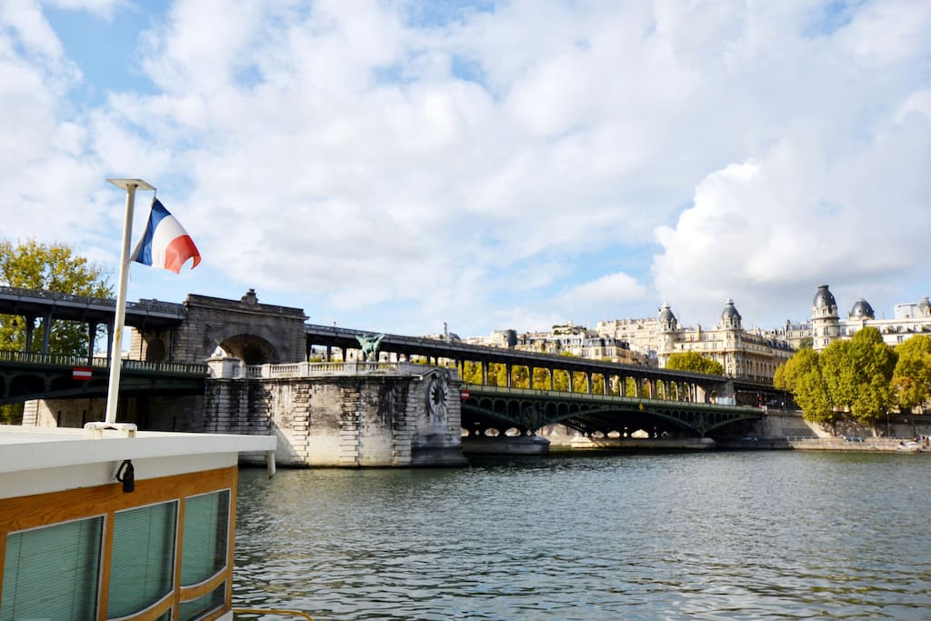 Bir Hakeim Bridge.