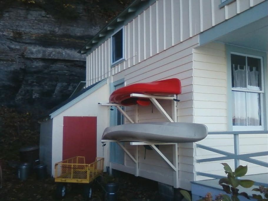 Cottage directly on Cayuga Lake Houses for Rent in Ithaca