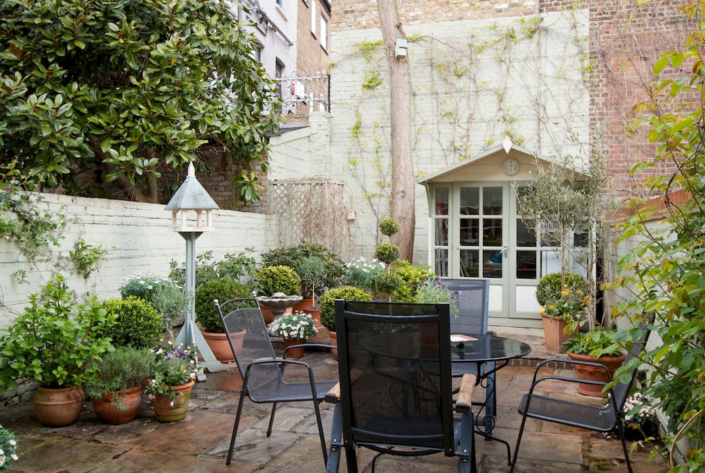The garden viewed from the kitchen door on a damp day!