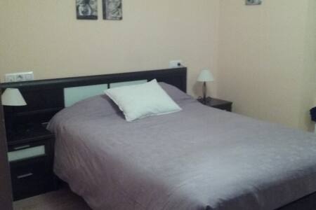 2 habitaciones privadas/1 baño - León - Appartamento