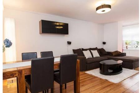 Bright apartment with garden - Hamburg