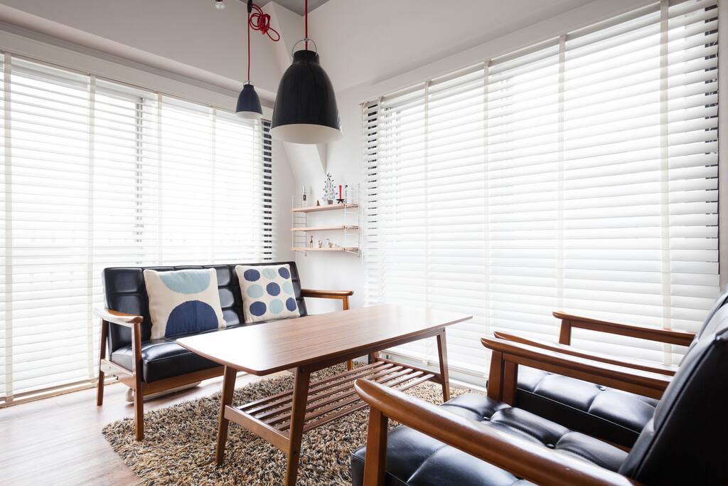 Very airy corner apartment