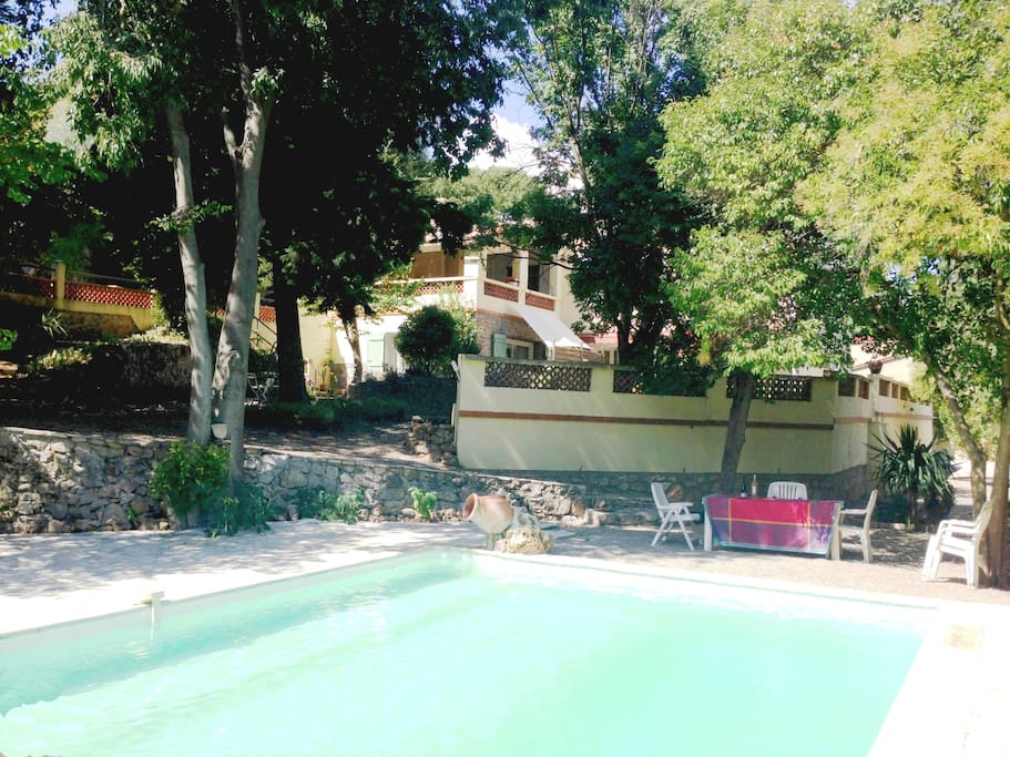Loads of outdoor tanning and dining space