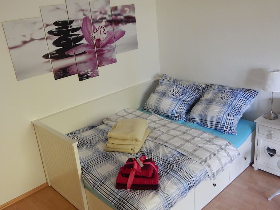 Sleep tight in mainhattan apartments zur miete in frankfurt Bettwäsche pizza
