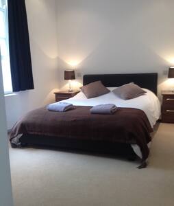 En Suite Room, Urban Guesthouse D - Londra - Bed & Breakfast