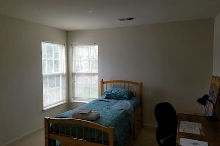 Rm 4 - SF Home on Golf Course