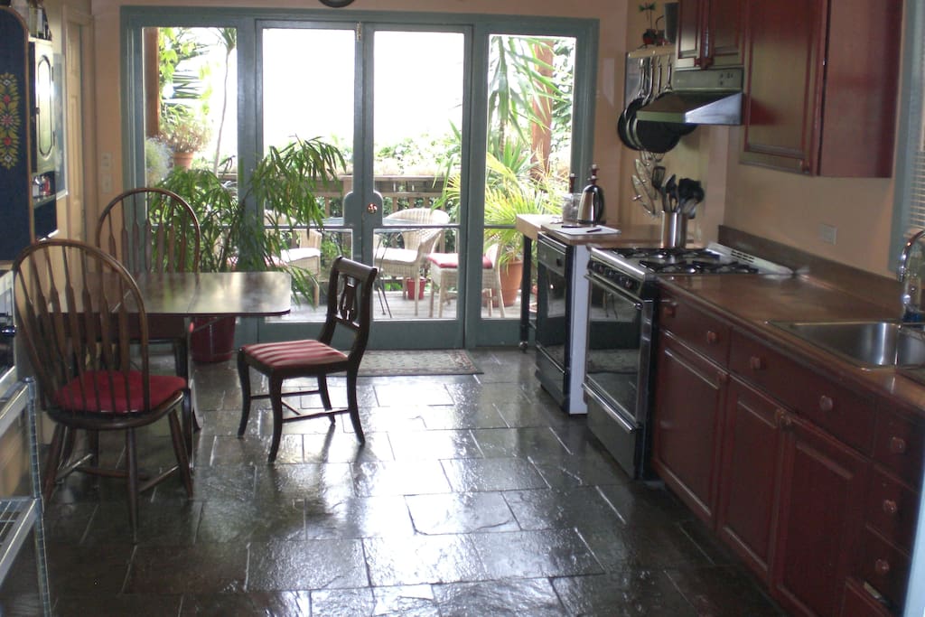 Stylish Lower Haight Victorian Room Apartments for Rent in San Francisco